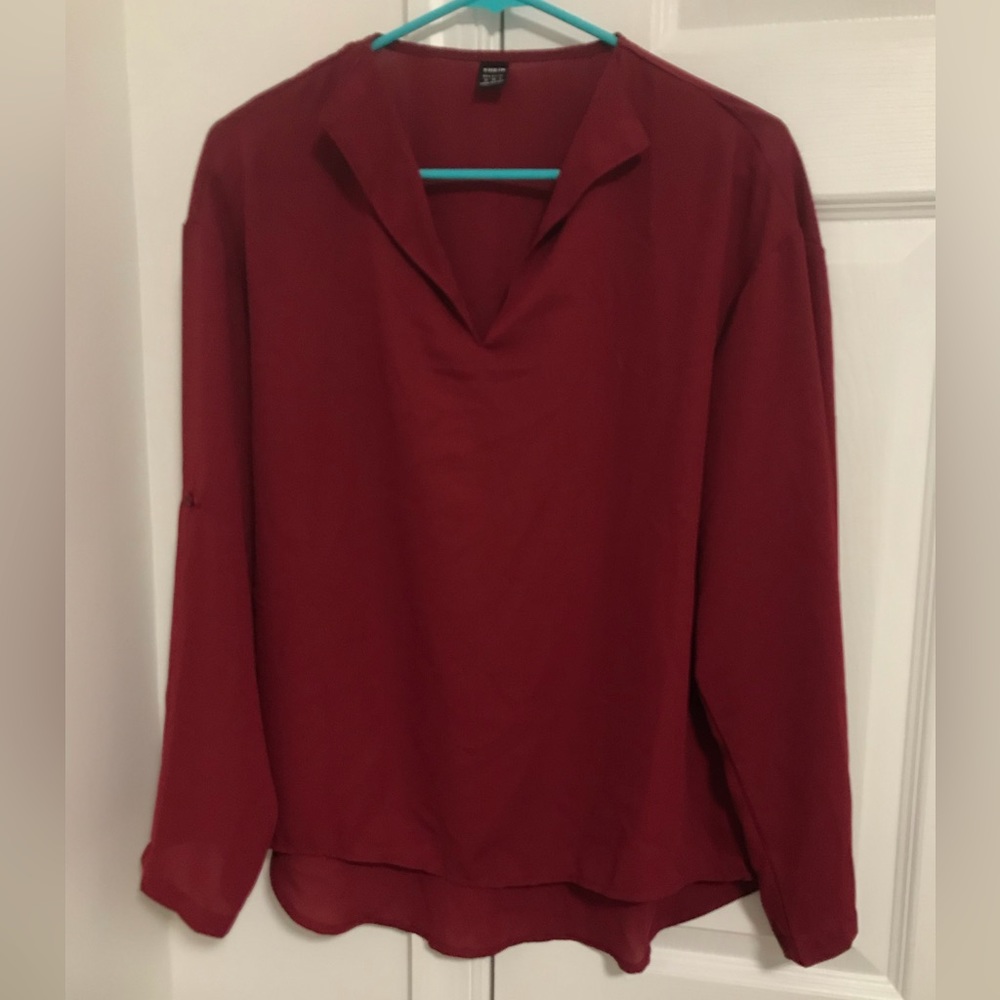 Women’s Shein Blouse medium size 6 EUC red lightweight